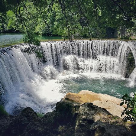 Abreuvoir General Aveze  ภายนอก รูปภาพ